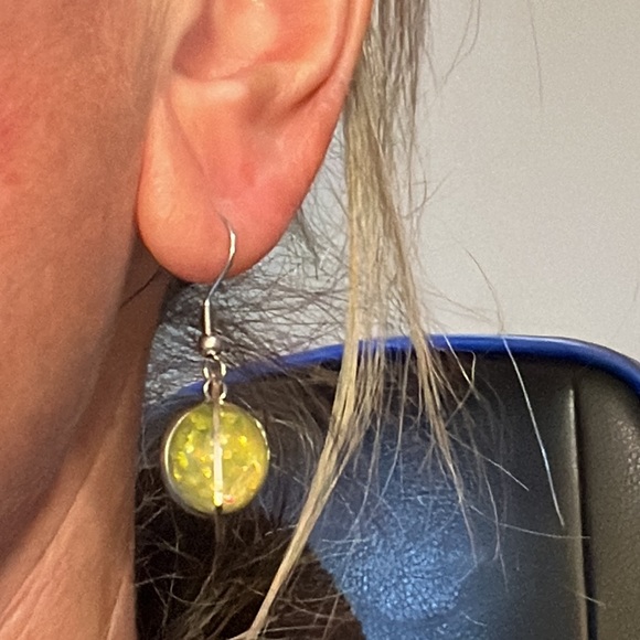 24012 Green and Yellow Resin Earrings - Picture 7 of 7
